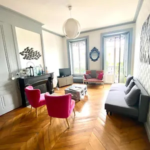 Chez Mo , Lyon France